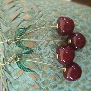 🍒 Cherry Stem W Leaf  Dangle Earrings Gold Tone Fruity Fun 🍒